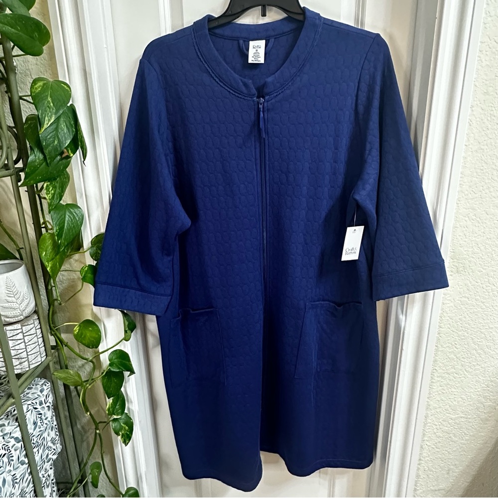 NWT- Women’s Croft & Barrow Blue Zip-Up Below the Knee Robe Size 1X